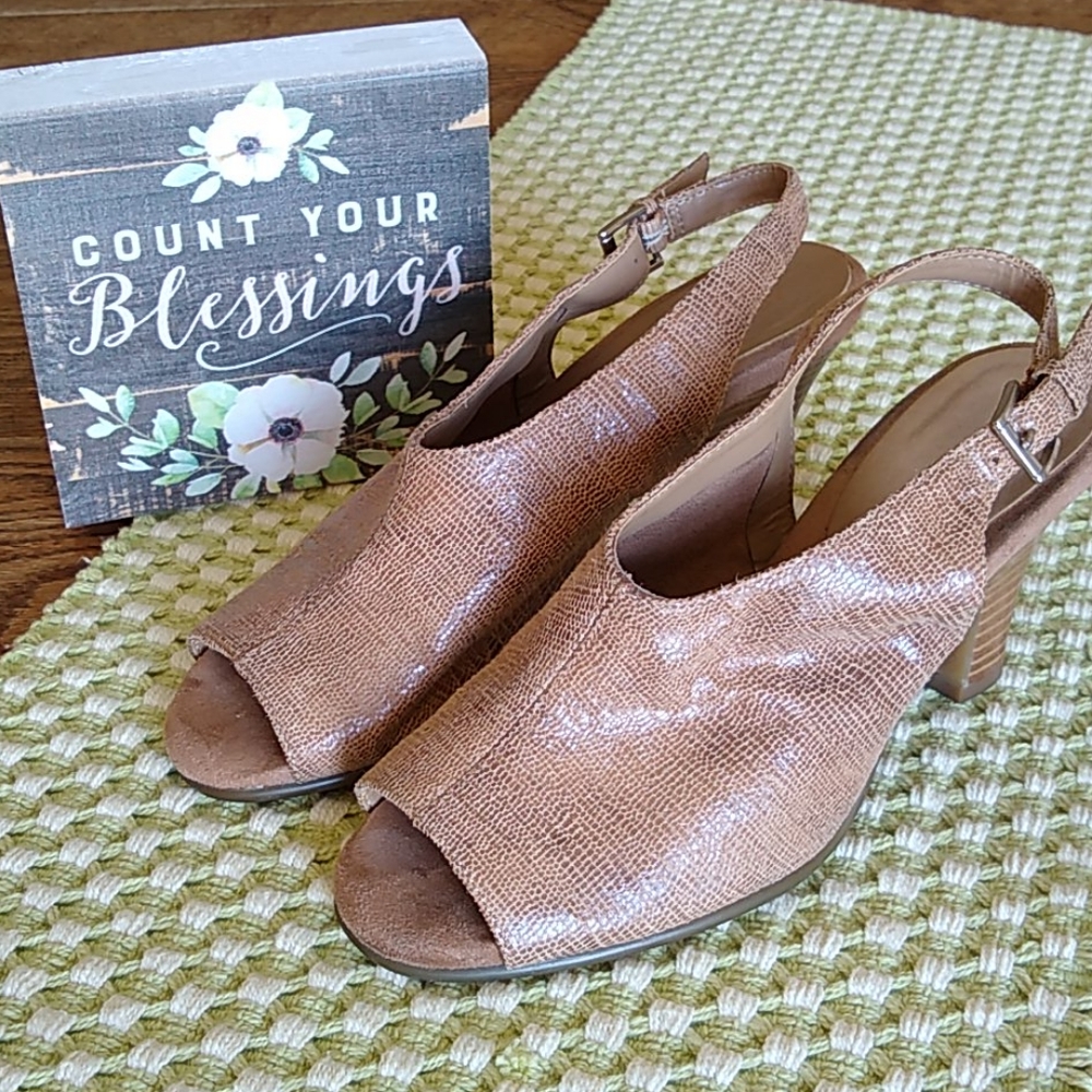 Aerosoles Nude Color Peep Toe Sandals